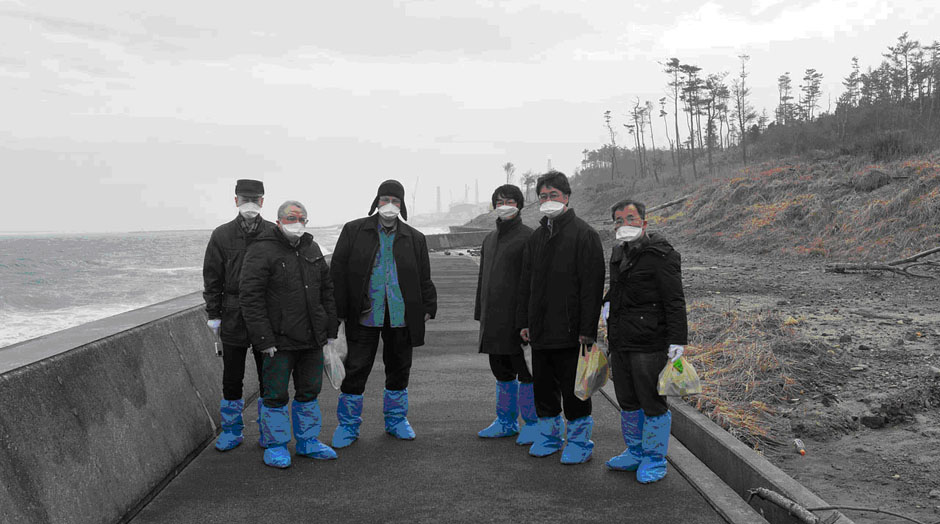Учасники спільних завіркових польових досліджень в районі АЕС “Фукусіма-1” (березень 2013 р.)